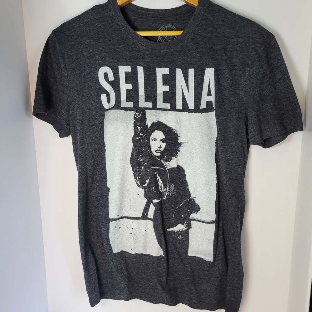 Official Selena Quintanilla Graphic T-Shirt Charcoal Heather Grey Medium RN86947